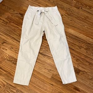 DKNY cropped length paper bag waist with tie belt size‎ 4